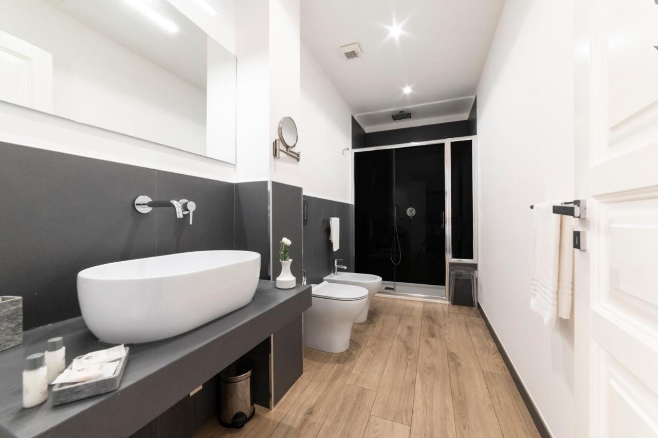 פלרמו Ruggero Settimo - Room & Suite מראה חיצוני תמונה